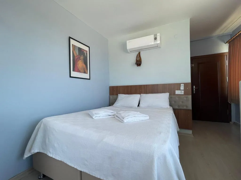 Standart Oda,Deniz ve Havuz Manzaralı,Balkonlu