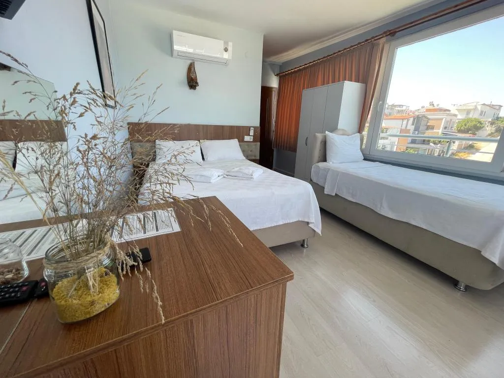 Standart Oda,Deniz ve Havuz Manzaralı,Balkonlu