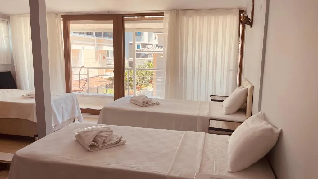 Aile Odası,Bahçe veya Sokak Manzaralı,Balkonlu