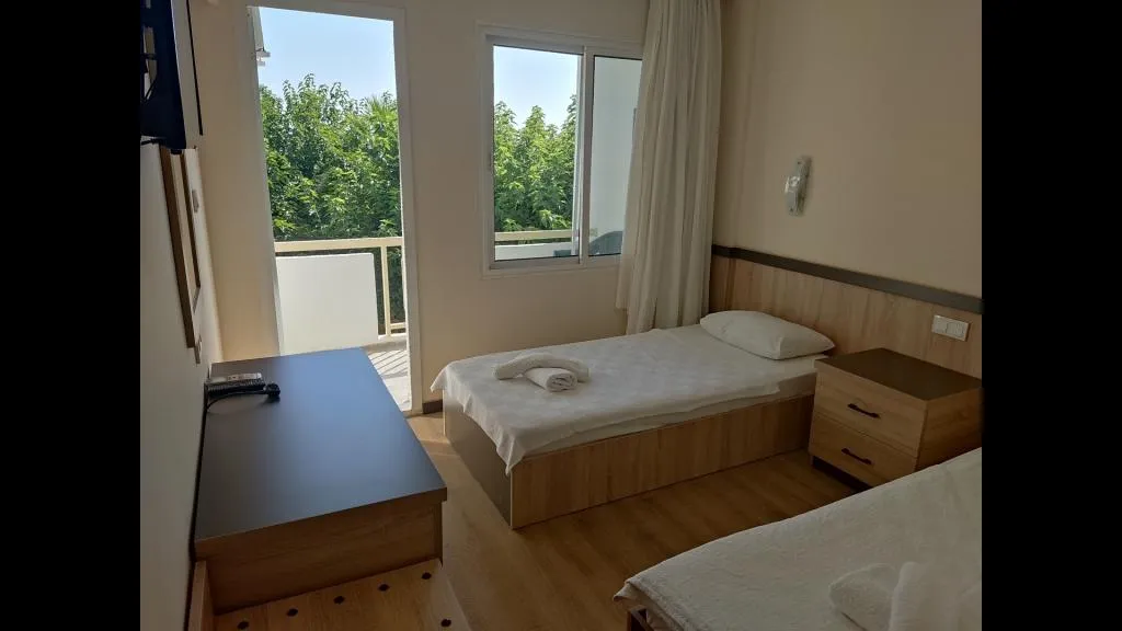 Standart Üç Kişilik Oda,Deniz Manzaralı,Balkonlu