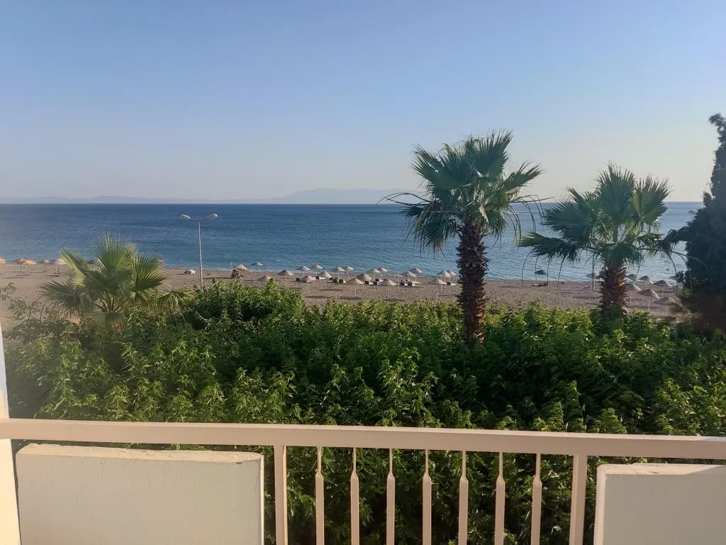 Standart Üç Kişilik Oda,Deniz Manzaralı,Balkonlu