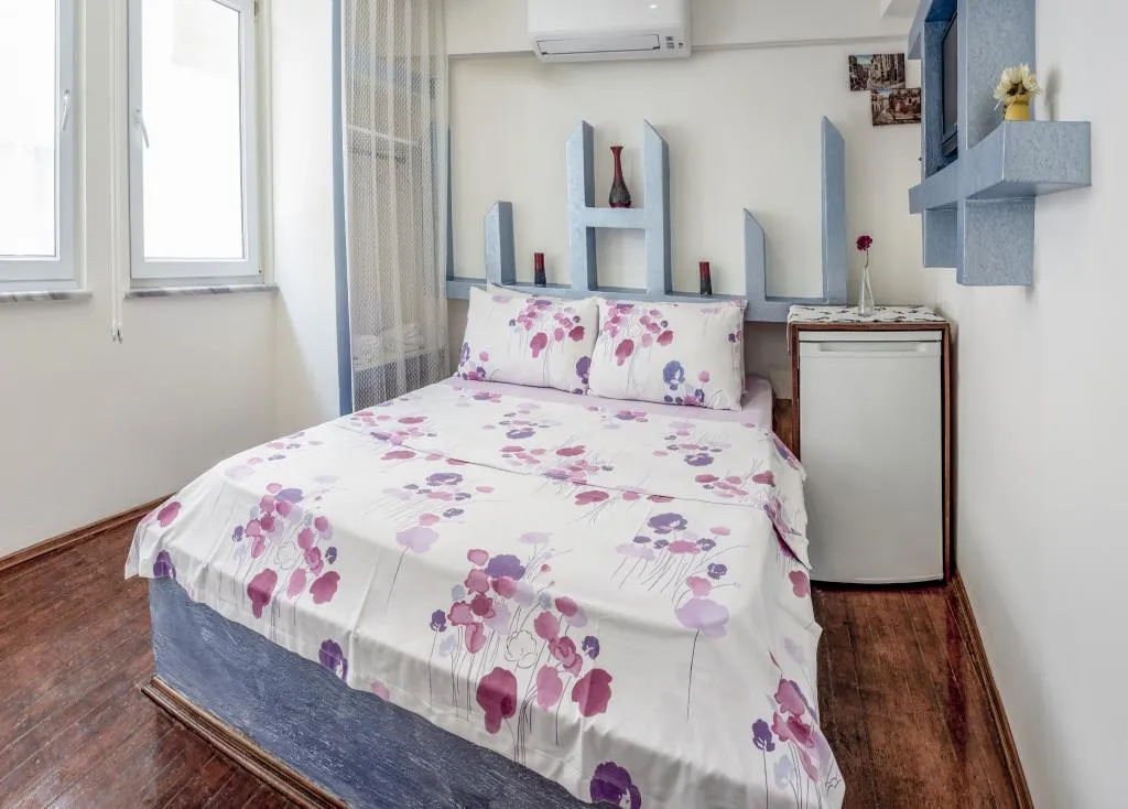 Çift Kişilik,Şehir Manzaralı