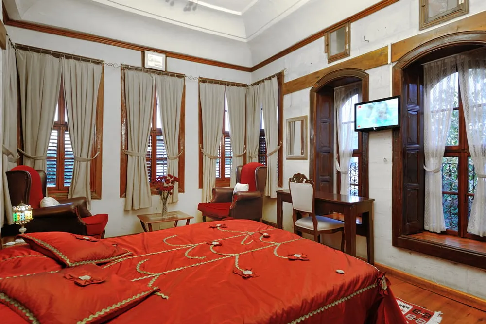 Pürsefa,Bahçe Manzaralı