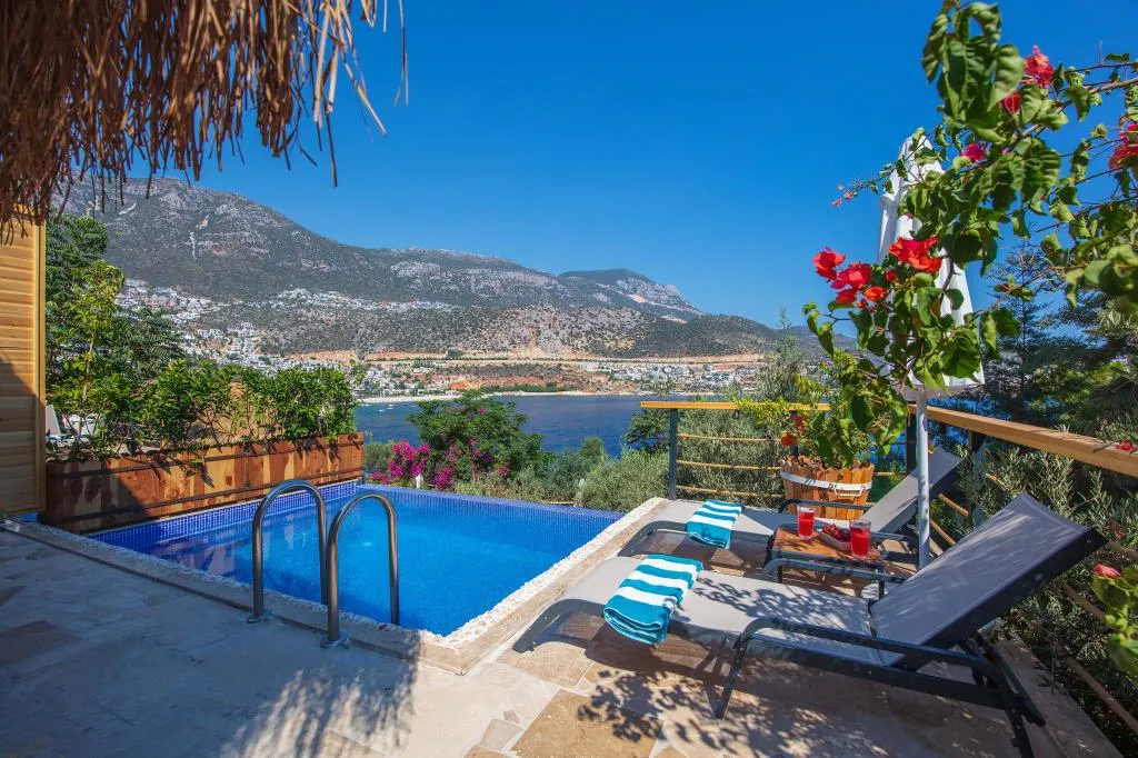 Deluxe Suite ,Deniz Manzaralı,Havuzlu