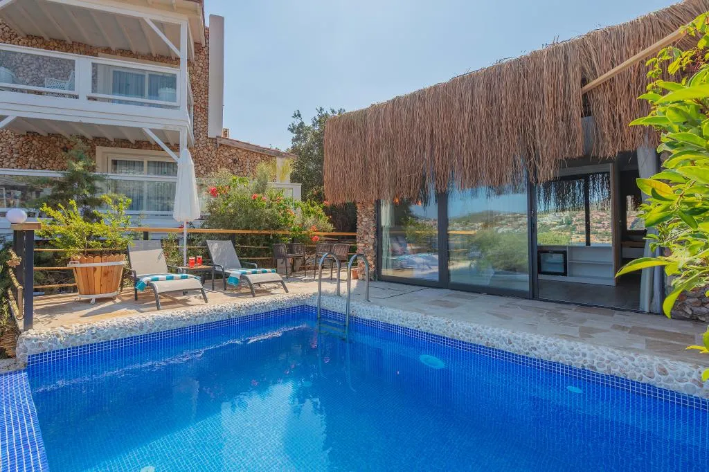 Deluxe Suite ,Deniz Manzaralı,Havuzlu