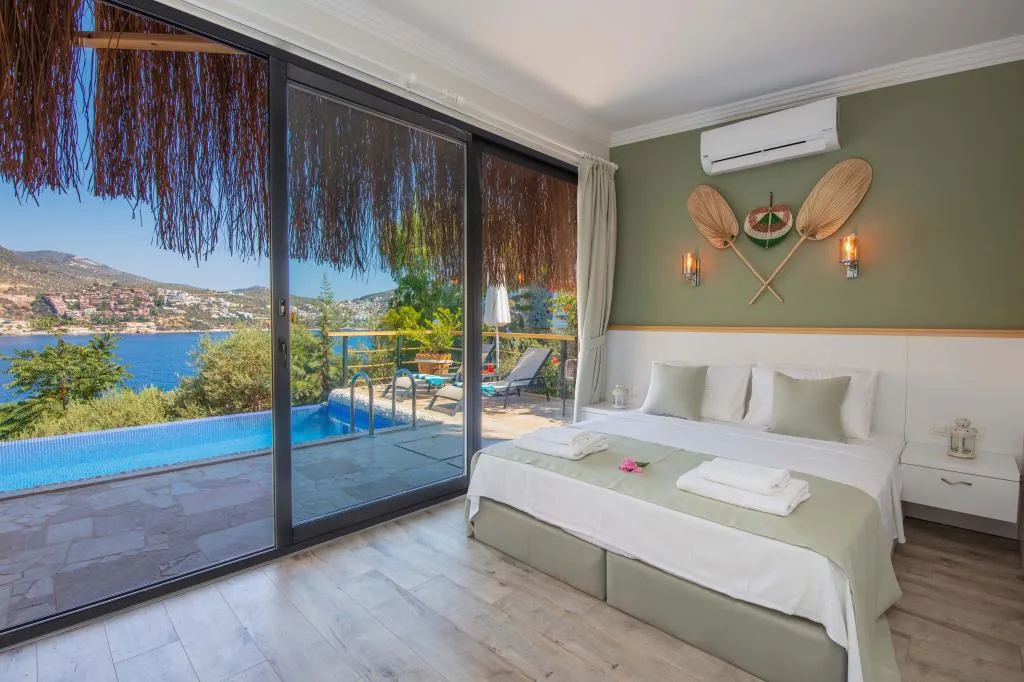 Deluxe Suite ,Deniz Manzaralı,Havuzlu
