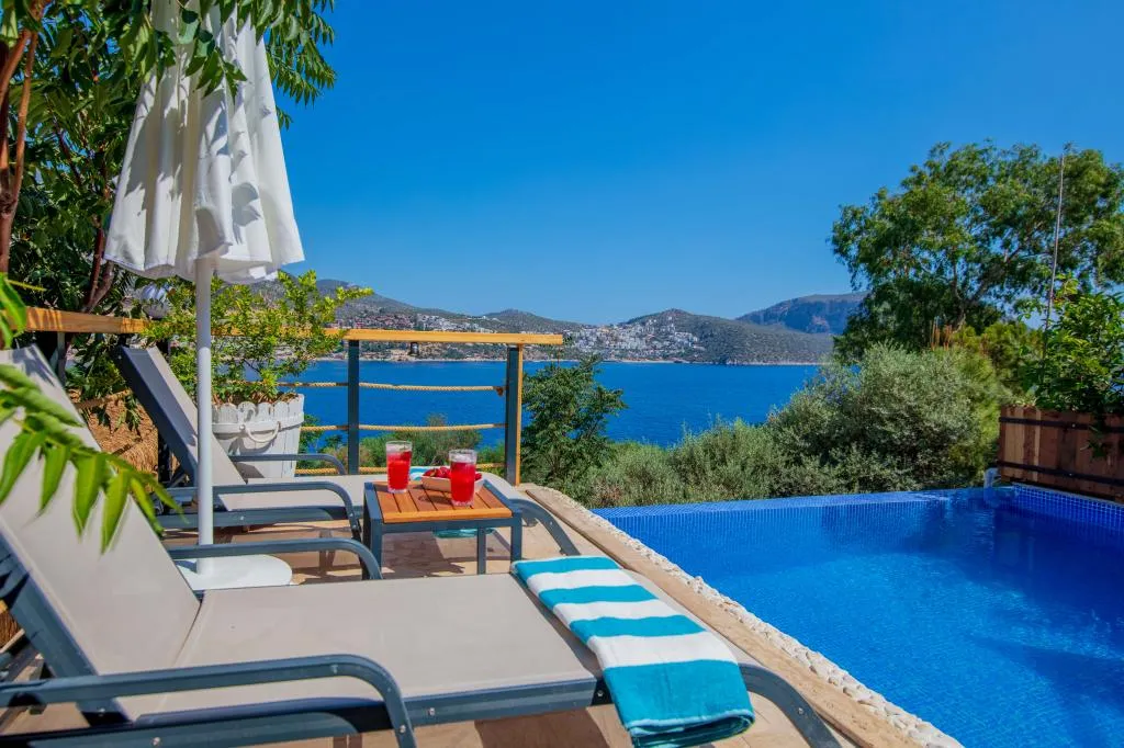 Deluxe Suite ,Deniz Manzaralı,Havuzlu