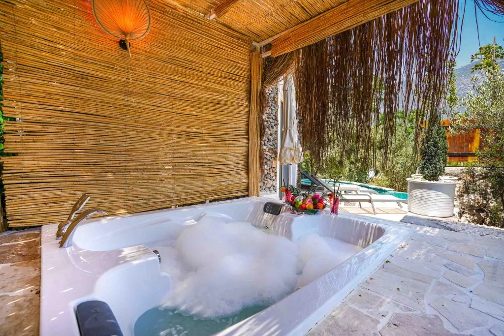 Garden Suite,Deniz ve Bahçe Manzaralı,Havuzlu