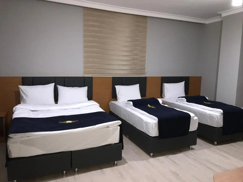 Triple,Şehir Manzaralı,Fransız Balkonlu