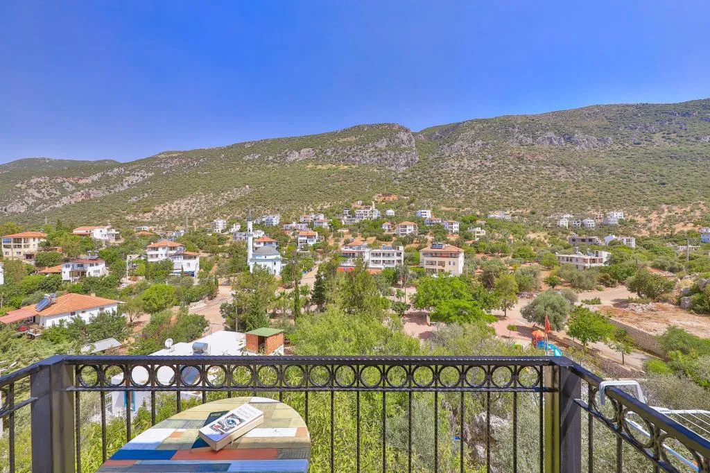 Kısımi Deniz Manzaralı Twin Yataklı Oda