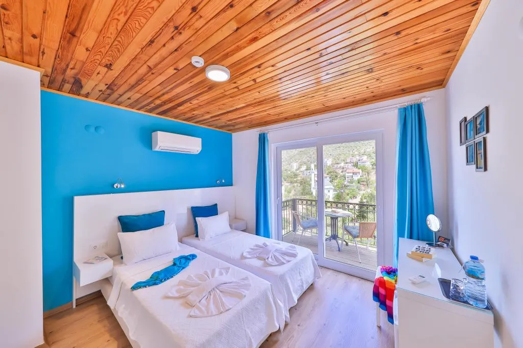 Kısımi Deniz Manzaralı Twin Yataklı Oda