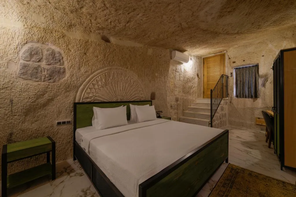 Deluxe Cave Suit,Jakuzili