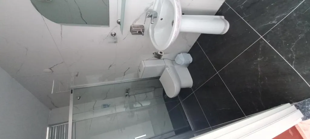 Triple,Kara veya Kısmi Deniz Manzaralı,Balkonlu