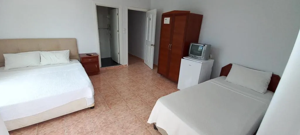 Triple,Kara veya Kısmi Deniz Manzaralı,Balkonlu