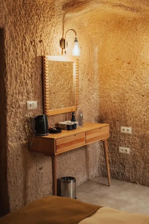 Royal Cave Suite