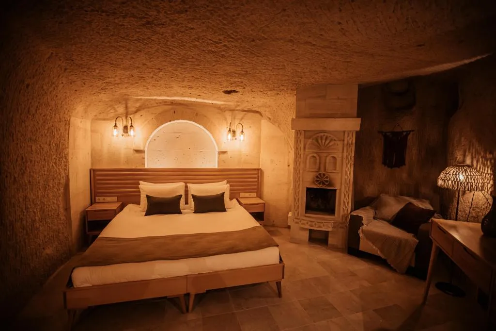 Royal Cave Suite