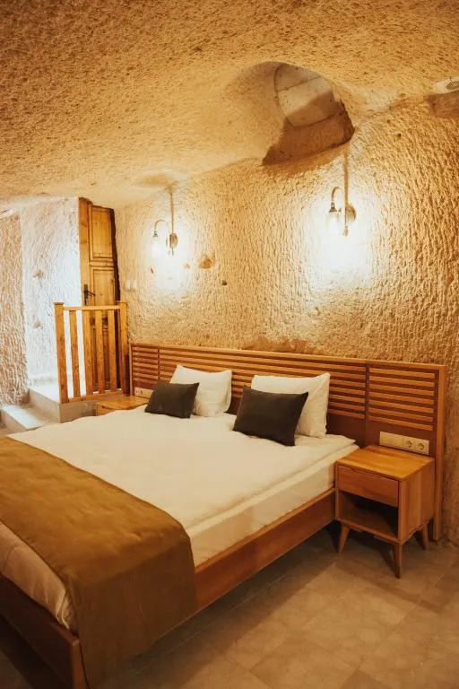 Royal Cave Suite