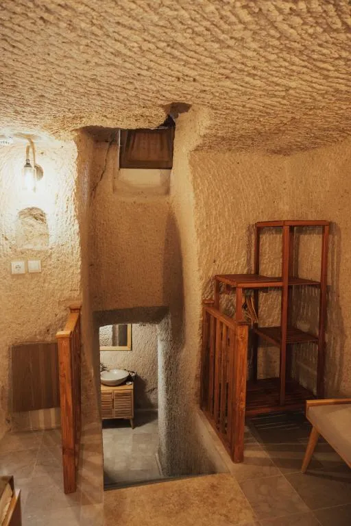 Royal Cave Suite