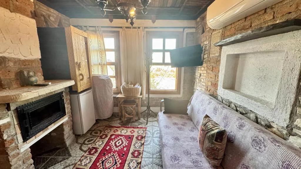 Taş Oda,Köy Manzaralı