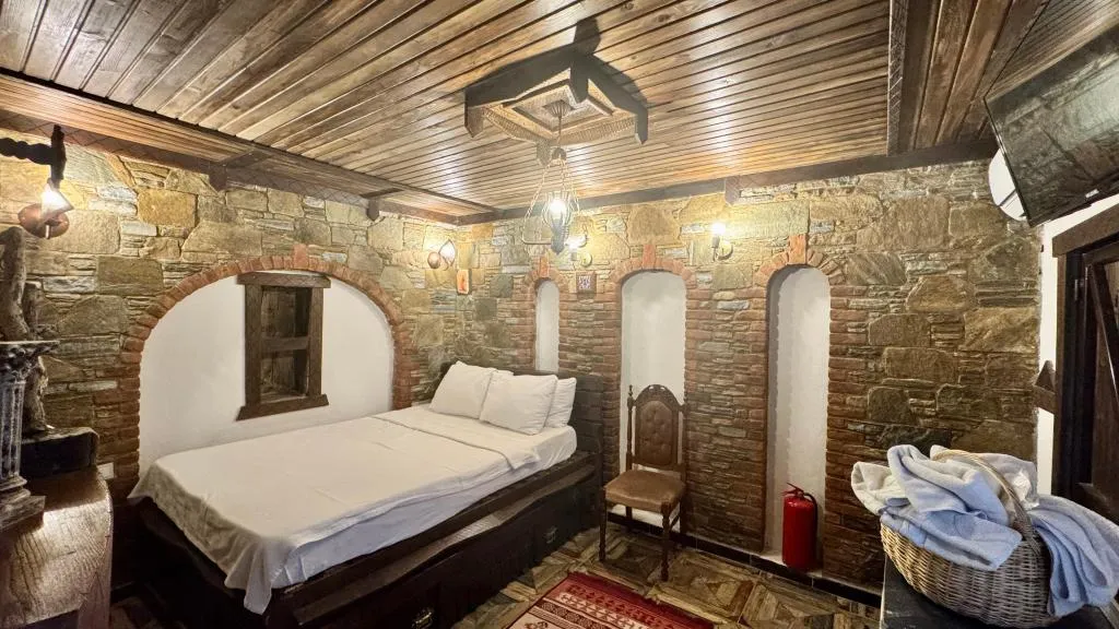 Taş Oda,Bahçe Manzaralı