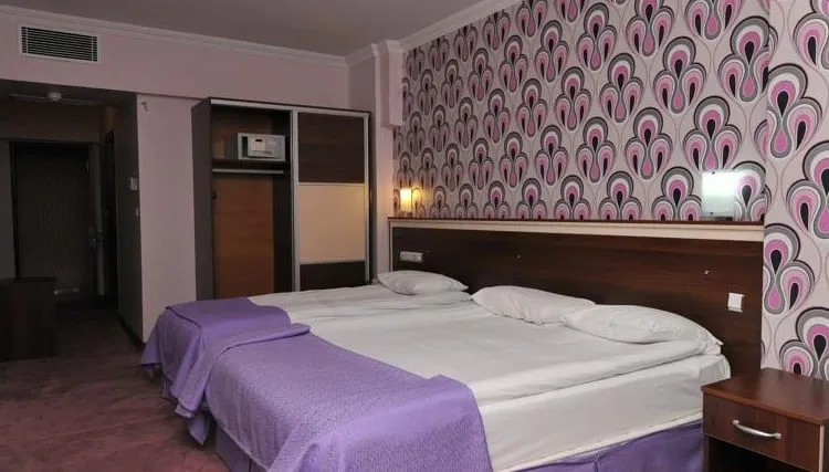 Triple,Orman Manzaralı