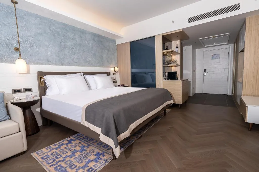 Deluxe Room,Kısmı Deniz veya Havuz Manzaralı,Non-Smoking Room