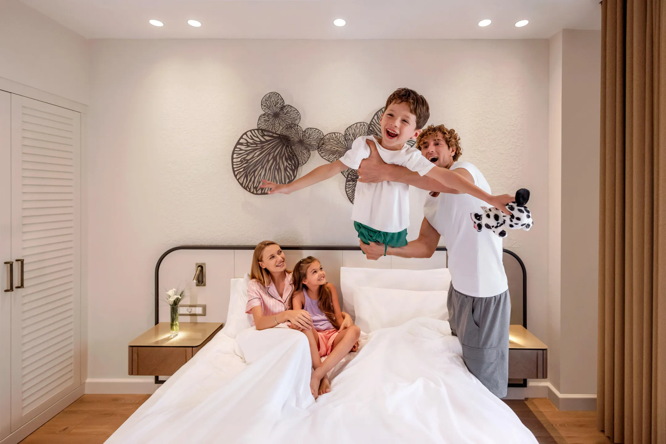 Deluxe Aile Odası Kara Manzaralı
