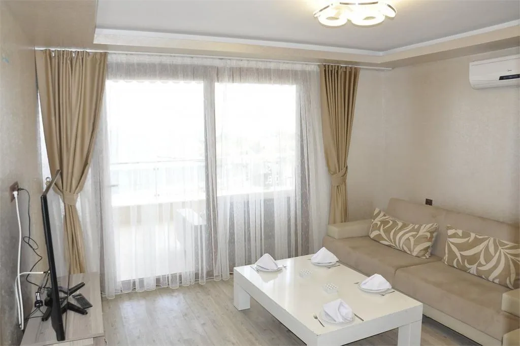 Triple,Deniz veya Bahçe Manzaralı