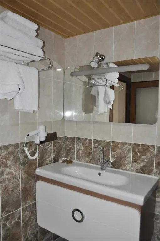 Triple,Deniz veya Bahçe Manzaralı