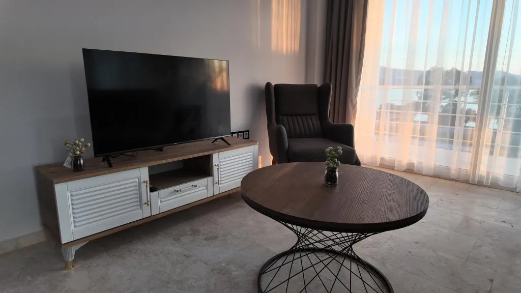 2+1 Deluxe Suite,Havuz Manzaralı,Balkonlu