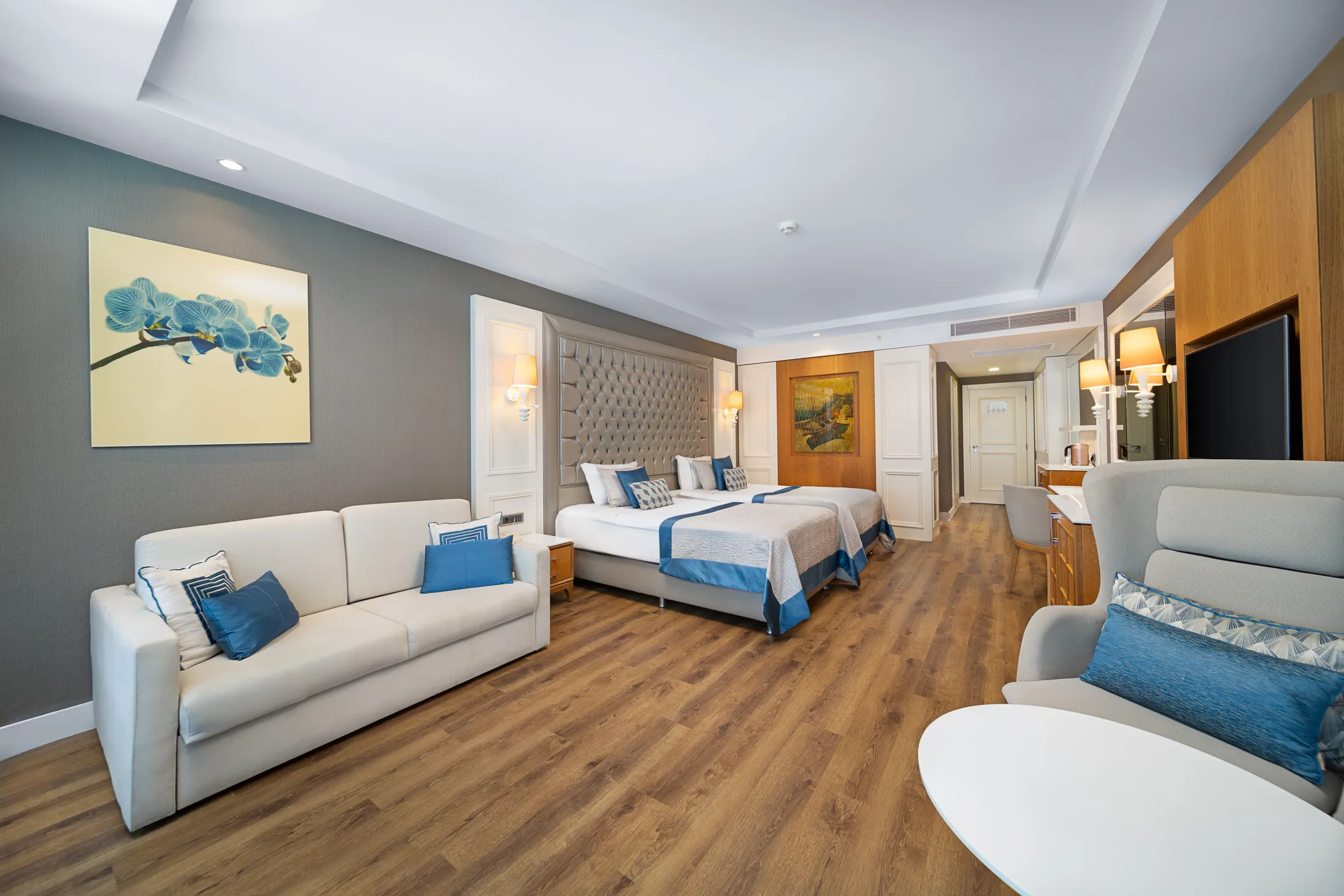 Deluxe Kara ve Golf Manzaralı Oda