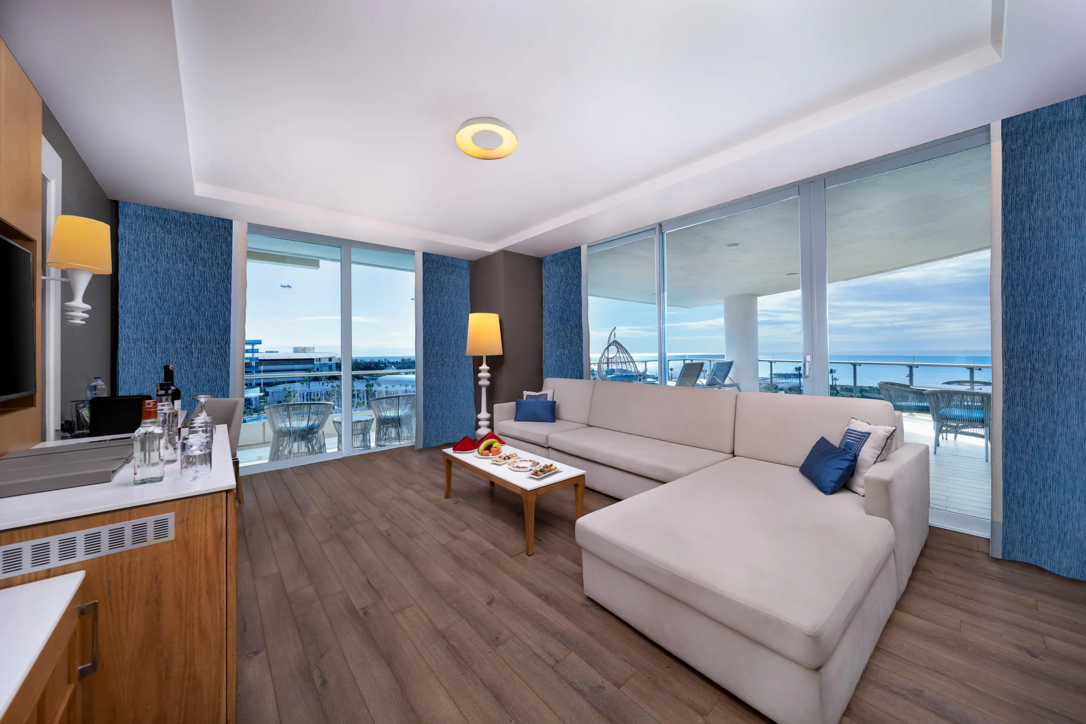 Superior Suite Deniz Manzaralı ve Jacuzzi Oda