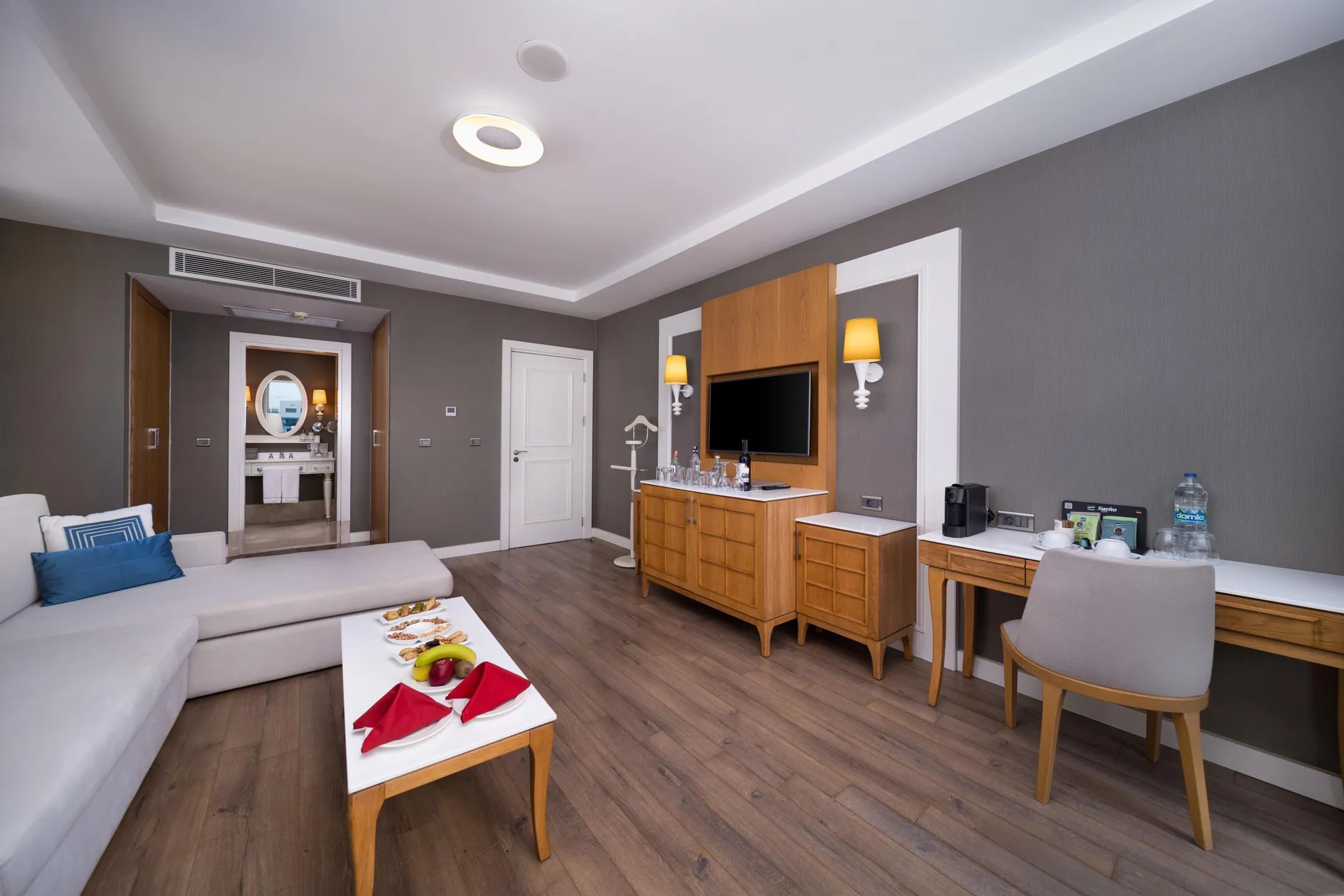 Superior Suite Deniz Manzaralı ve Jacuzzi Oda