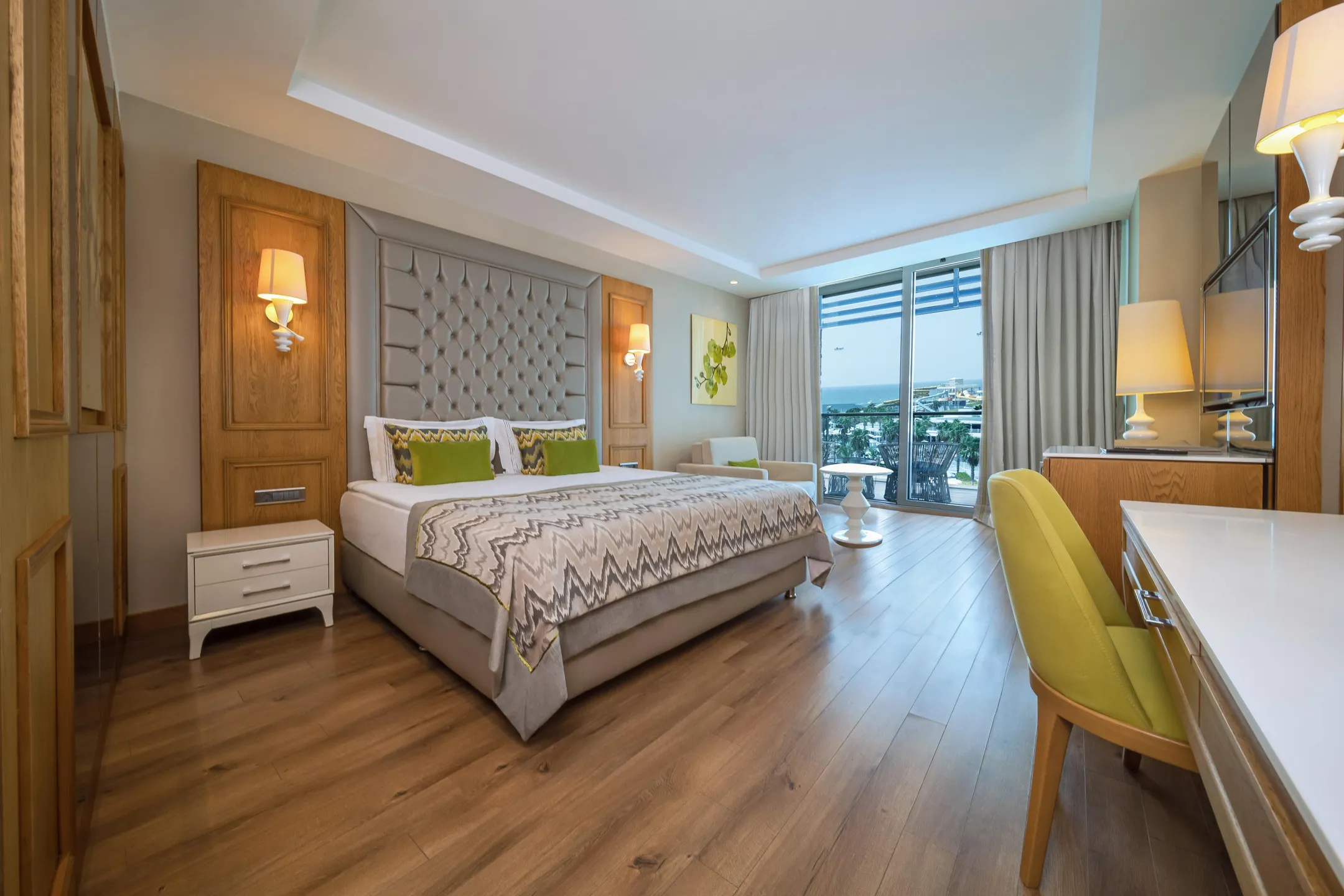 Deluxe Suit Deniz Manzaralı Oda