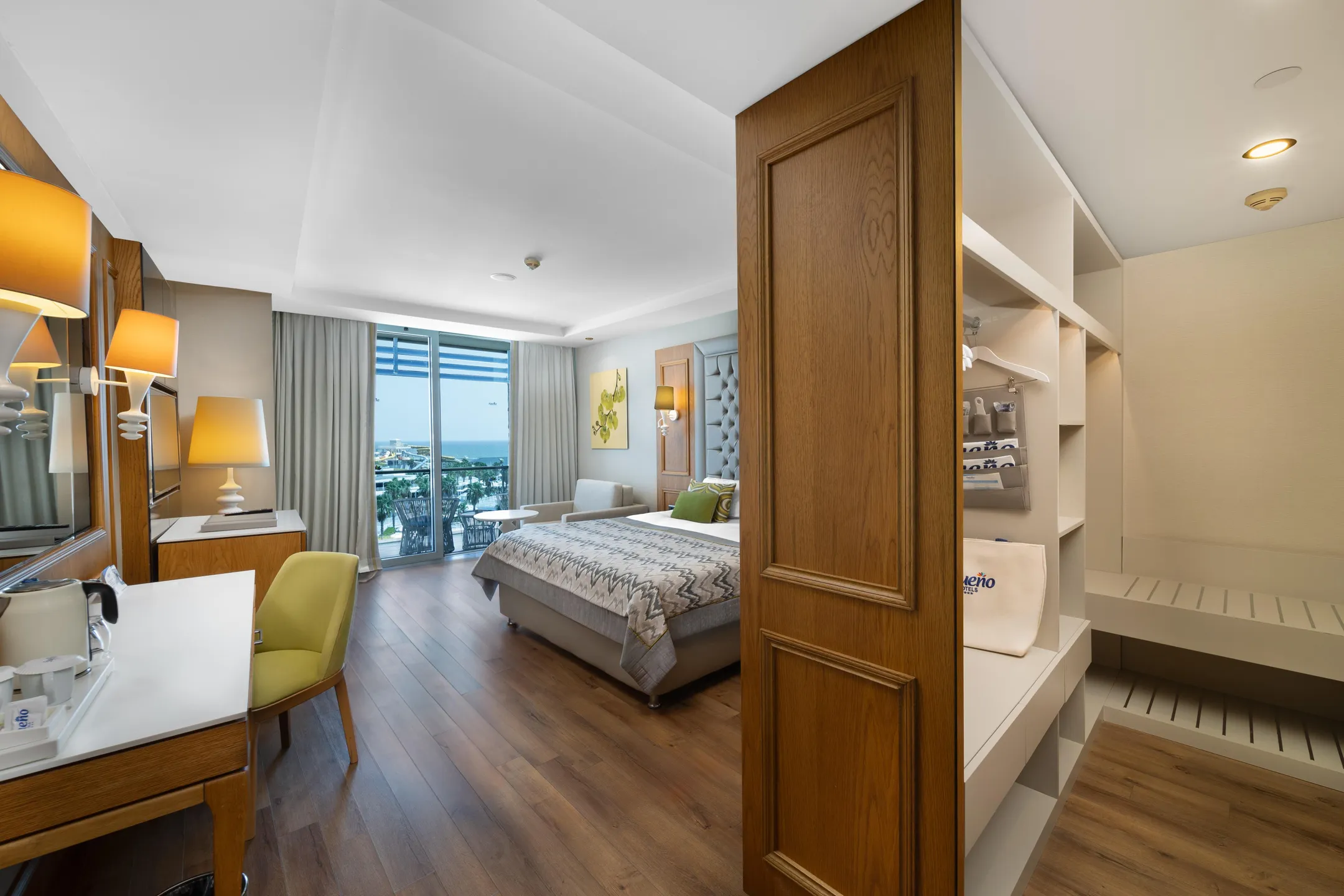 Deluxe Suit Deniz Manzaralı Oda