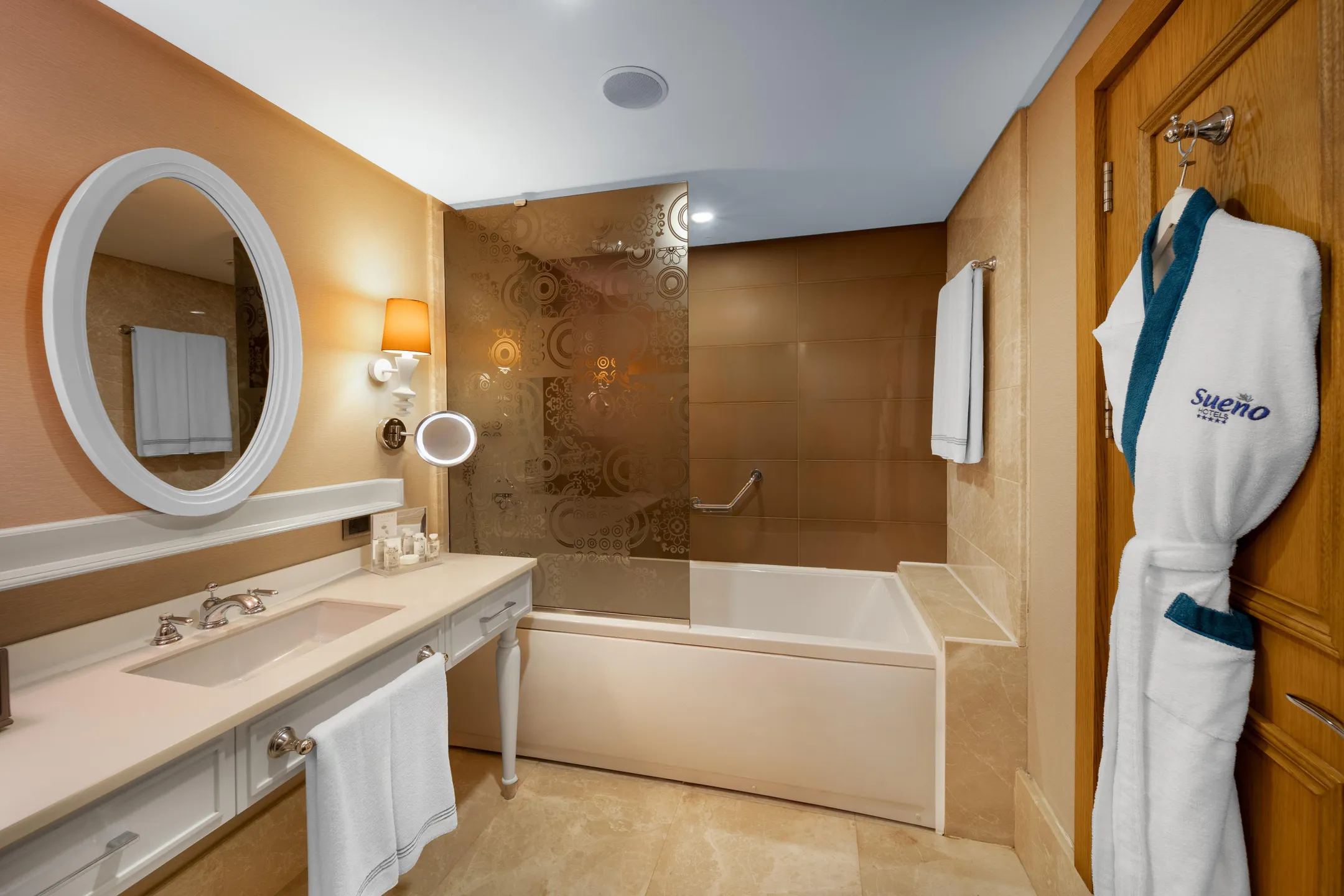 Deluxe Suit Deniz Manzaralı Oda