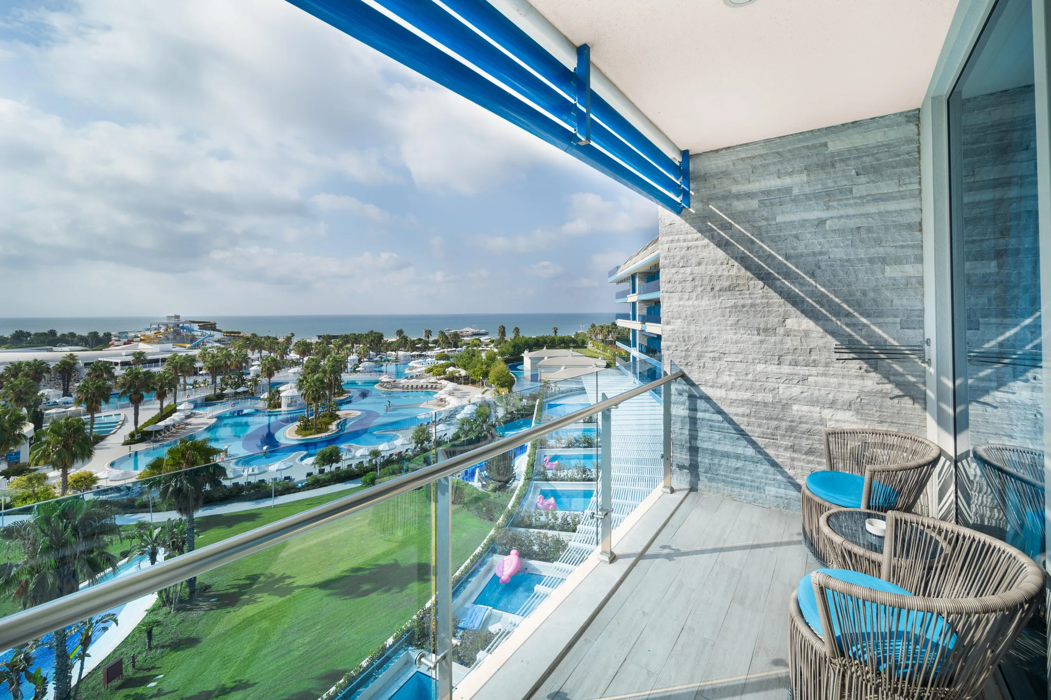 Deluxe Suit Deniz Manzaralı Oda