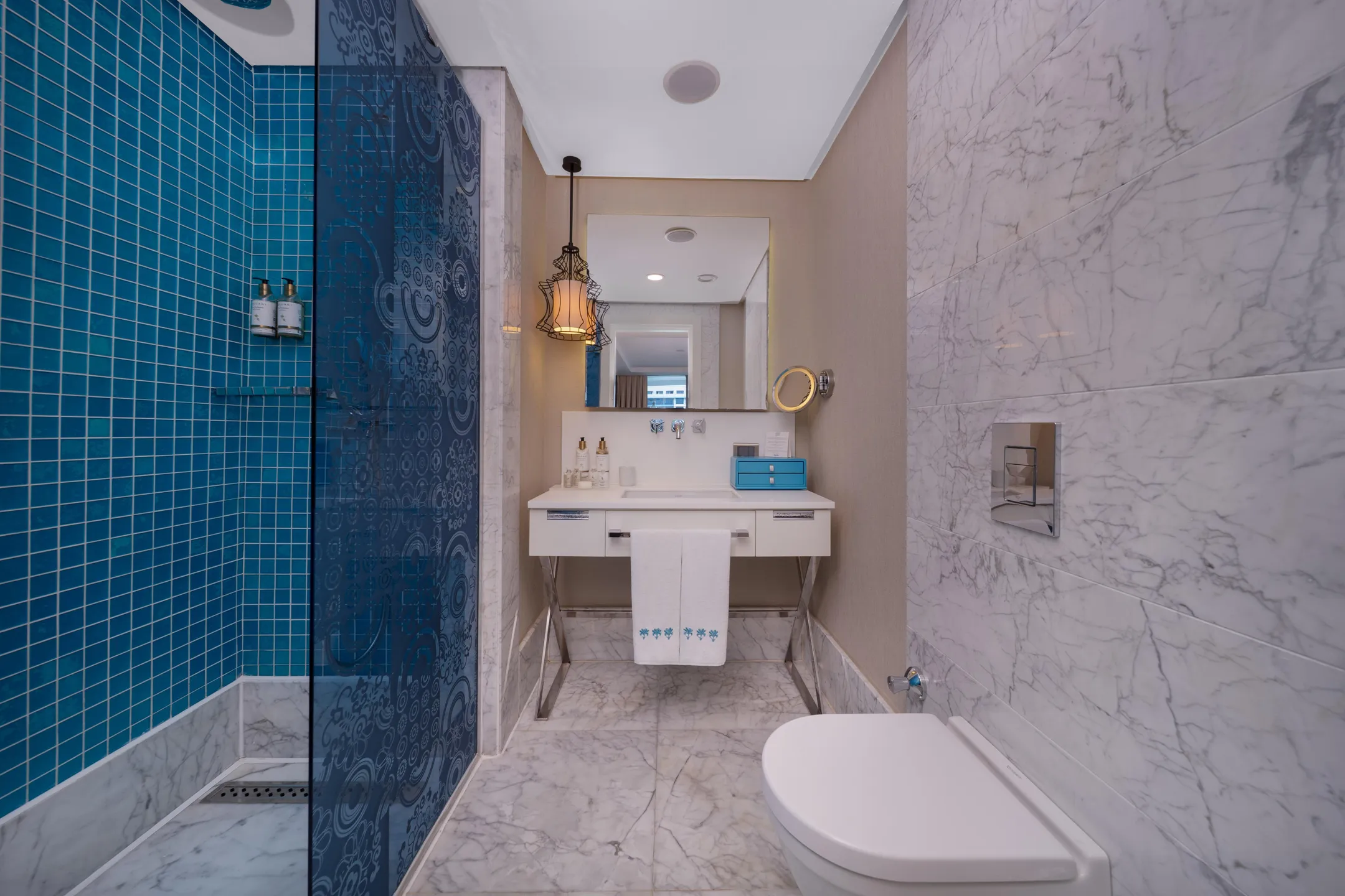 Superior Sueno Suit Deniz Manzara Swim Up Jacuzzi Oda