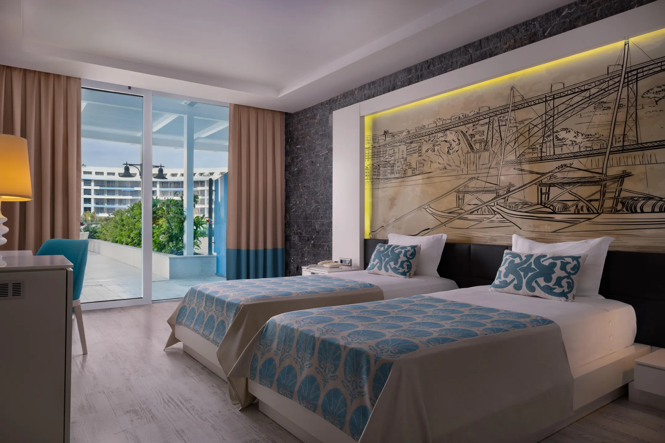 Superior Sueno Suit Deniz Manzara Swim Up Jacuzzi Oda
