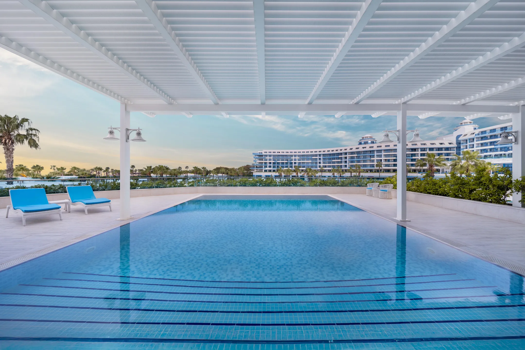 Superior Sueno Suit Deniz Manzara Swim Up Jacuzzi Oda
