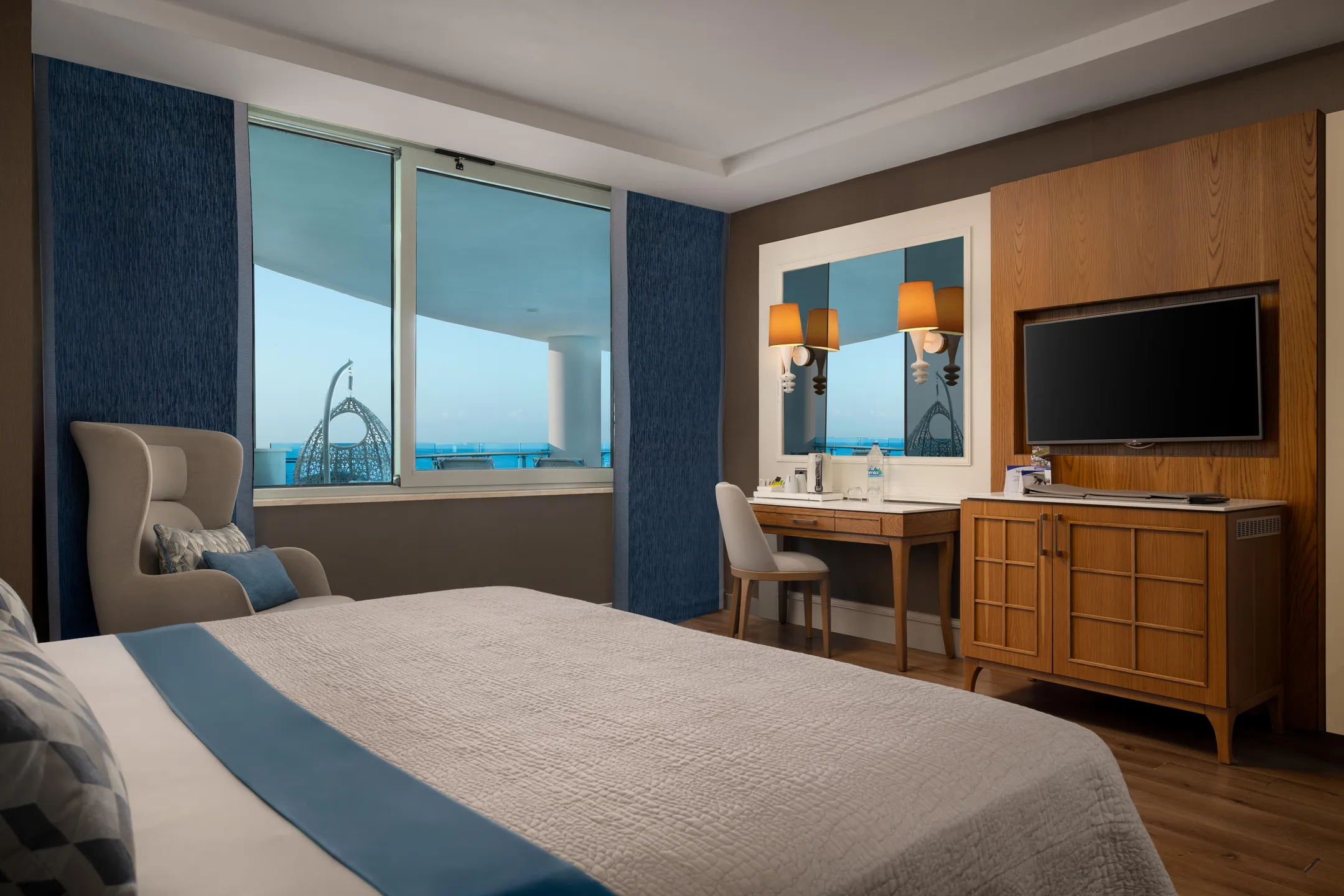 Superior Suite Exclusive Deniz Manzaralı Jacuzzi Oda