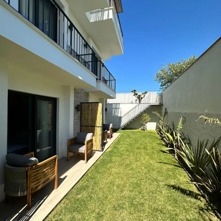 GARDEN DELUXE