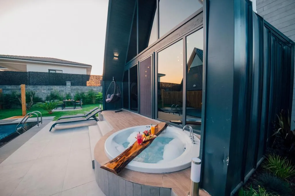Deluxe Suit,Dağ Manzaralı,Havuzlu