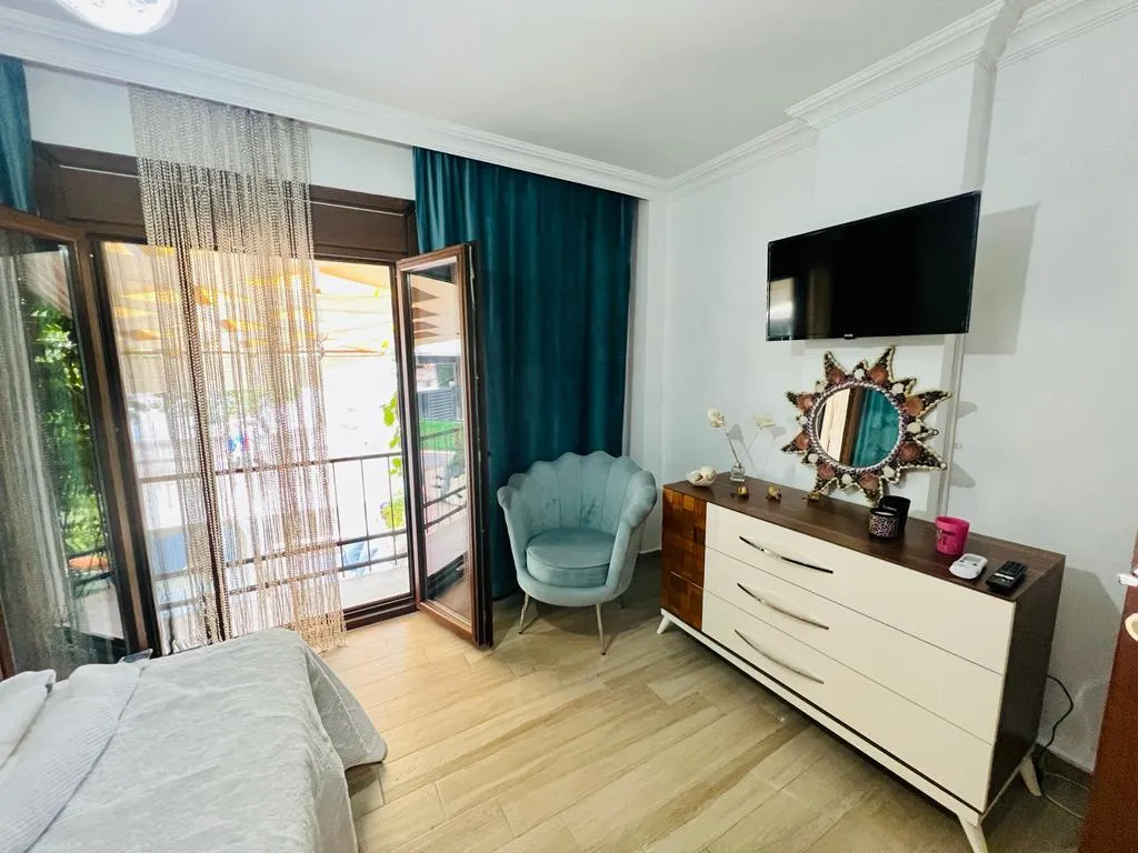 Suite,Deniz ve Bahçe Manzaralı,Fransız Balkonlu