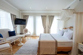 Deluxe Oda,Bahçe veya Sokak Manzaralı,2. Kat