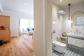 Deluxe Oda,Bahçe veya Sokak Manzaralı,2. Kat