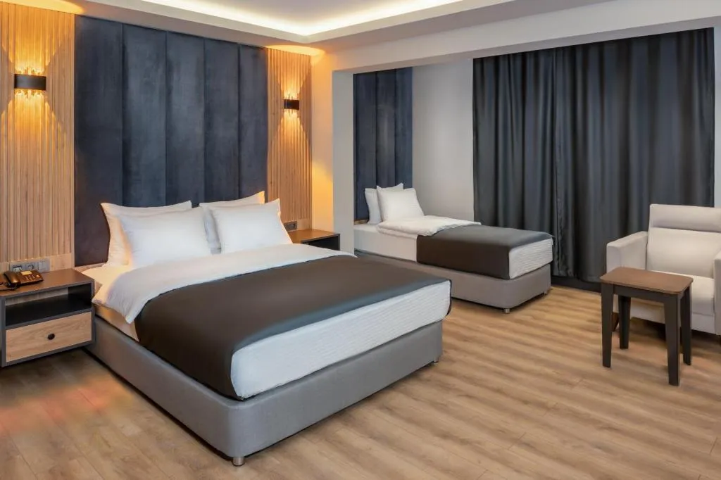 EXECUTIVE SUITE