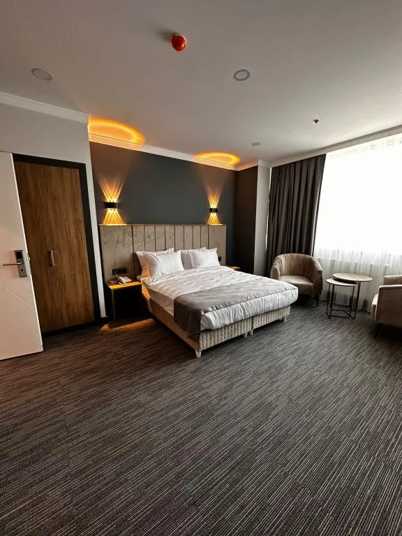 Geniş Deluxe Oda,Kara Manzaralı,Büyük Yataklı