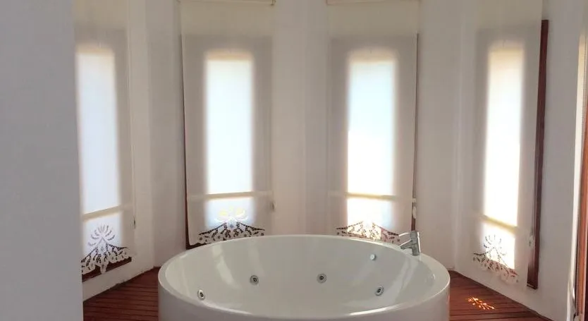 Jakuzili Suit Oda,Deniz Manzaralı