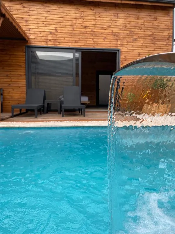 Bungalow,Bahçe Manzaralı,Isıtmalı Özel Havuzlu